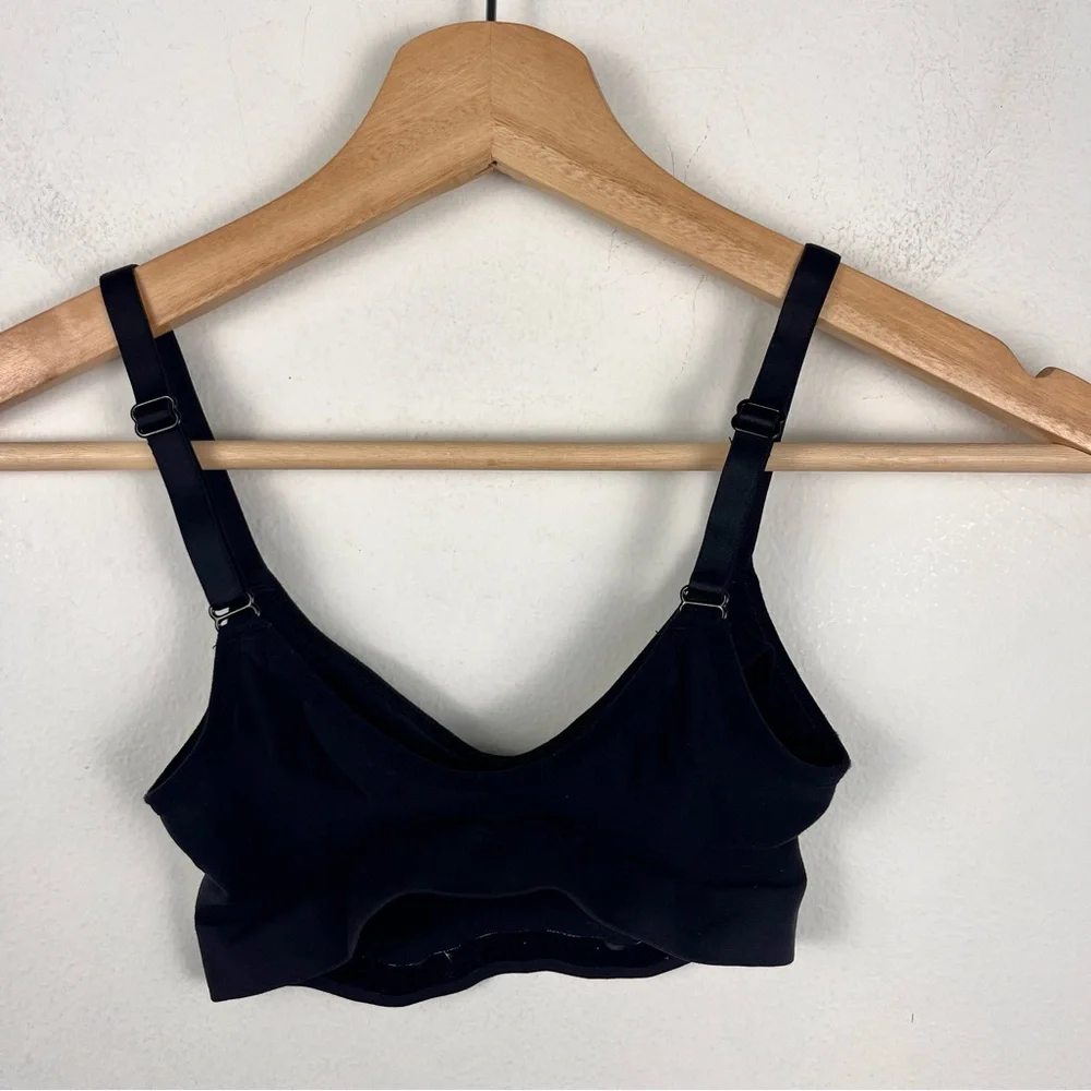 SKIMS BLACK SEAMLESS‎ SCULPT BRALETTE SIZE XXS/XS - Picture 5 of 7